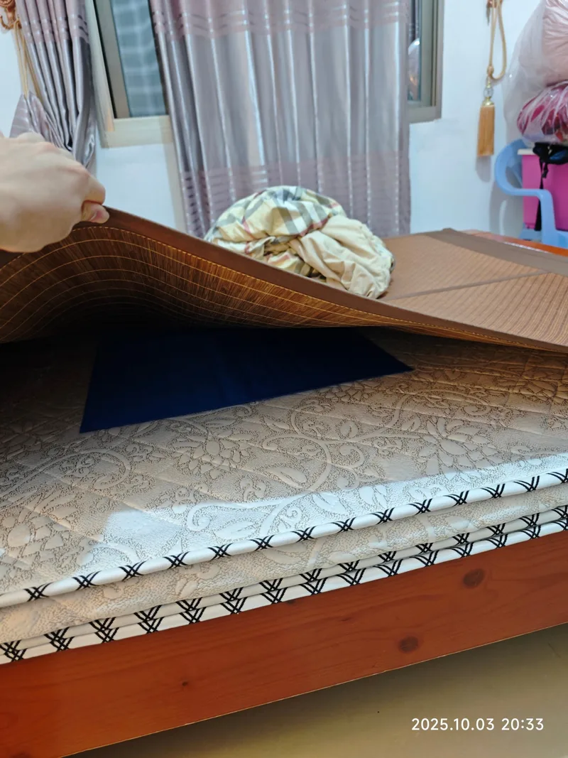 Bed presence pad placed under the mattress